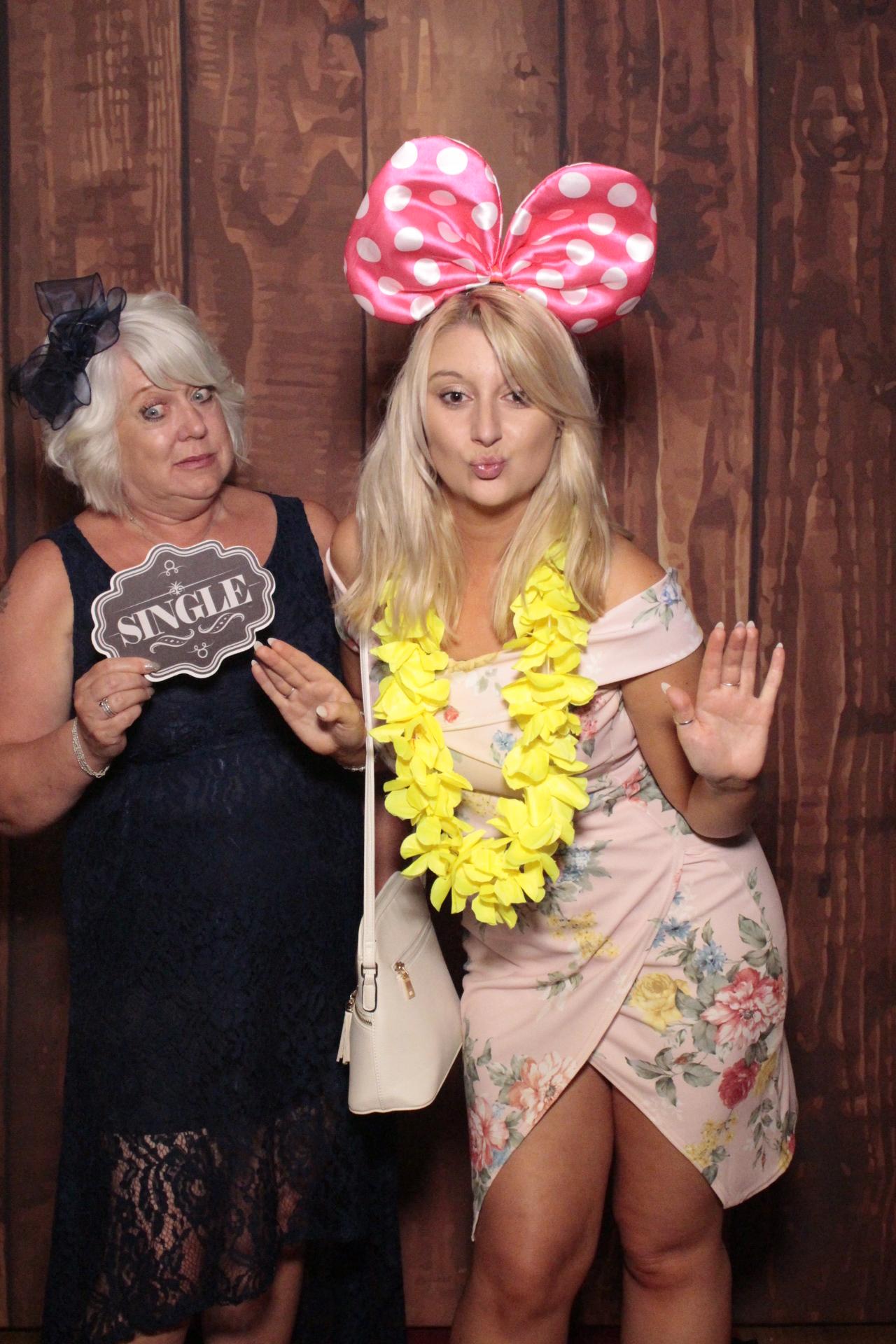 Samantha & Sean's Wedding | View more photos from the event at gallery.myphotoboothexperience.co.uk/u/MyPhotoBoothExperienceLtd/Samantha-Seans-Wedding